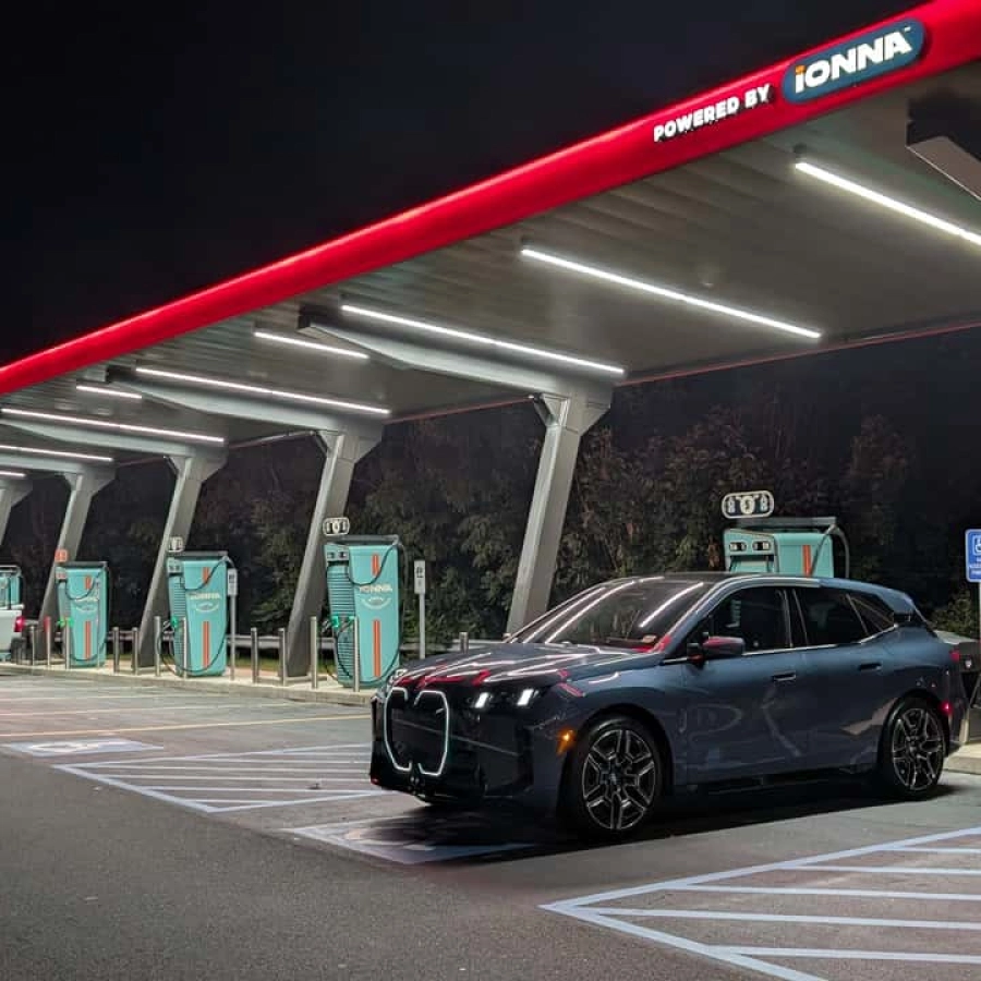 BMW And Mini EV Drivers Get A Sweet Discount At Ionna
