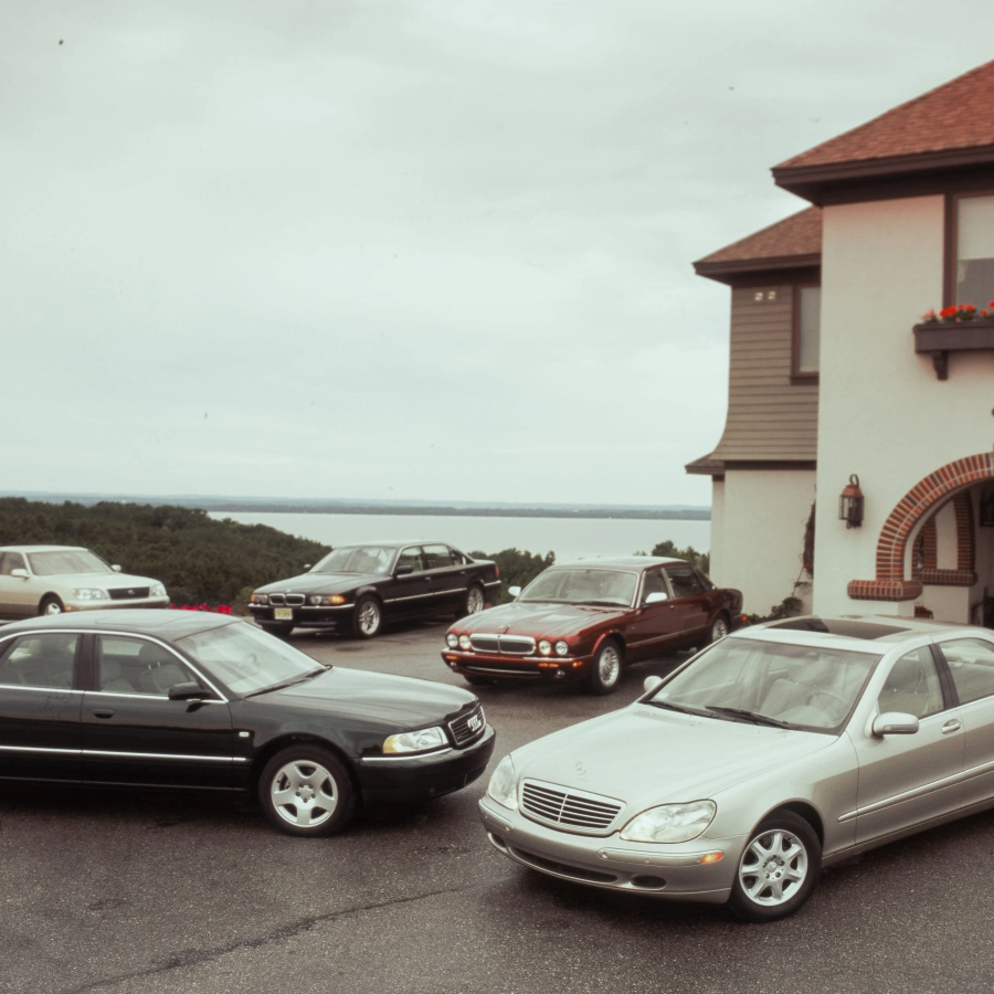 Penthouse Living at Ground Level: 2000 Large Luxury Sedan Comparison Test