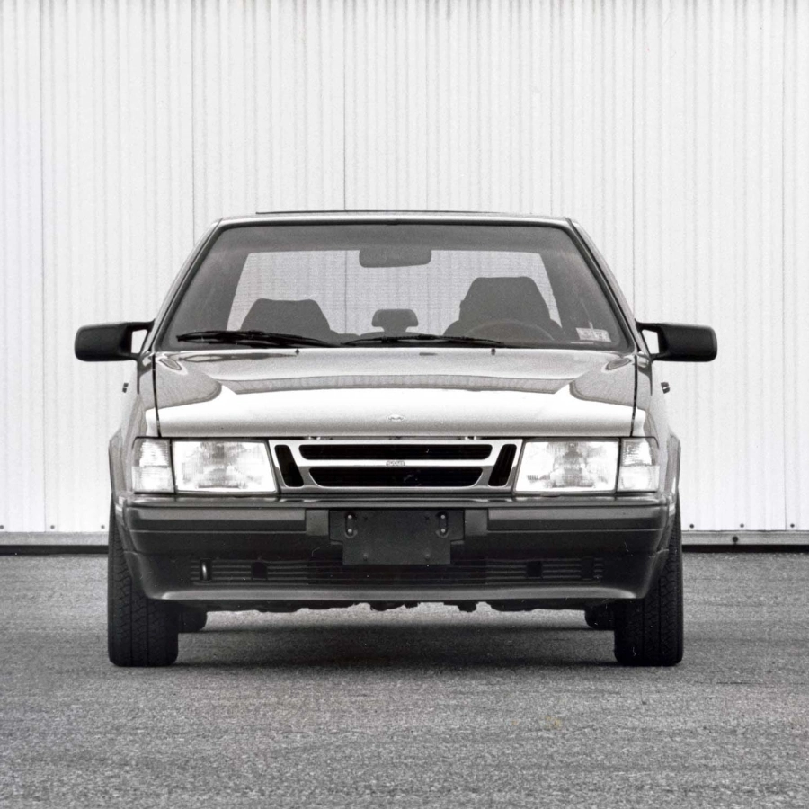 Tested: 1987 Saab 9000S Takes Two Steps Back on Purpose
